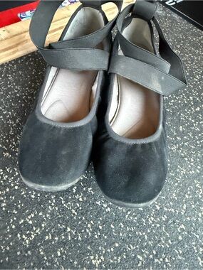 Clarks Black Suede Ballet Flats with Elastic Trim